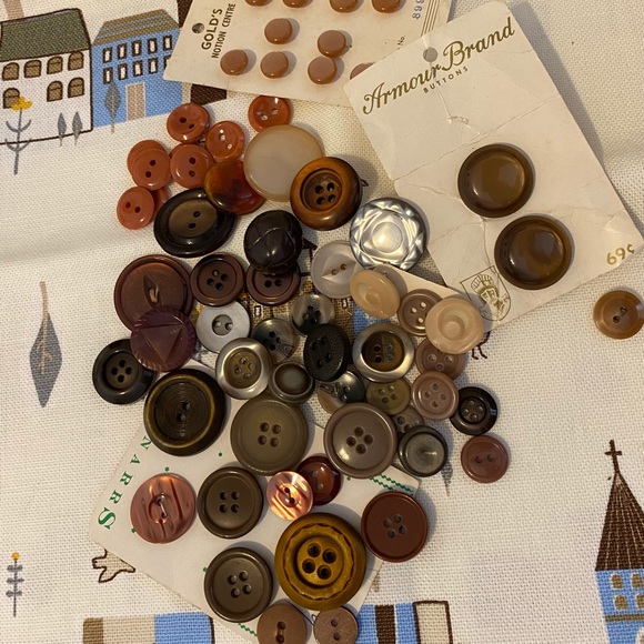 Vintage Buttons Lot for Your Craft, Knitting or Sewing Projects - Picture 1 of 5